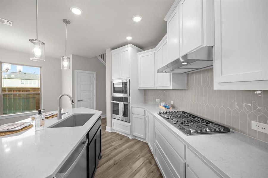 Furnished interior view inside a new home in Creekshaw – Gardens, Royse City (Image 11). Furnished interior view inside a new home in Creekshaw – Gardens, Royse City (Image 11).