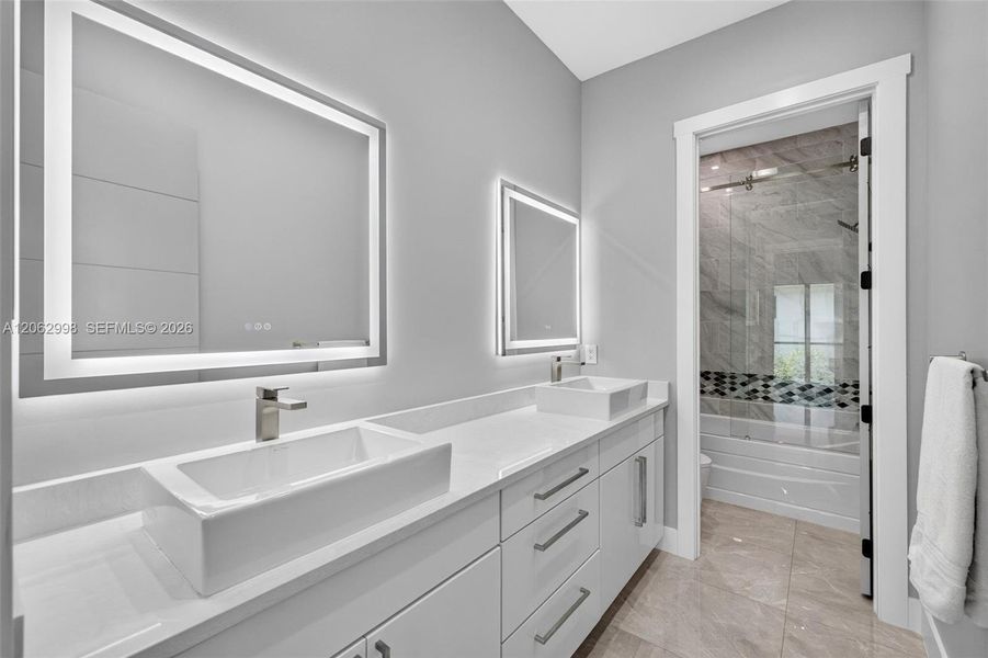 Furnished interior view inside a new home in , Fort Lauderdale (Image 72).