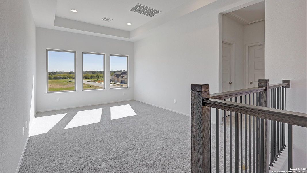 Spacious, unfurnished interior of a new home in Veranda 40', San Antonio (Image 21). Spacious, unfurnished interior of a new home in Veranda 40', San Antonio (Image 21).