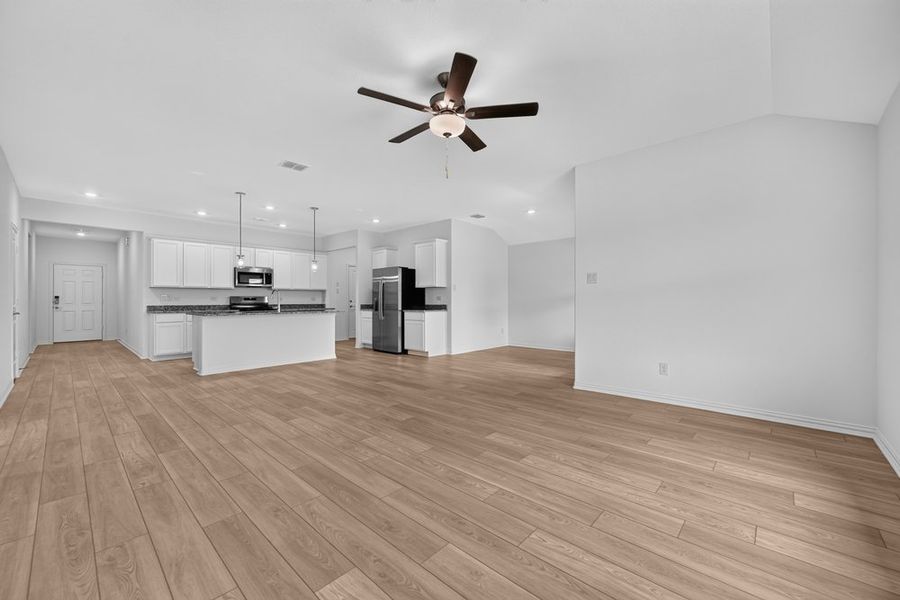 Spacious, unfurnished interior of a new home in River Ridge, Crandall (Image 16).