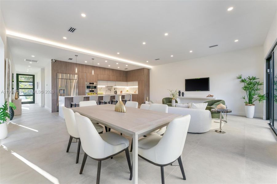 Furnished interior view inside a new home in , Fort Lauderdale (Image 11).