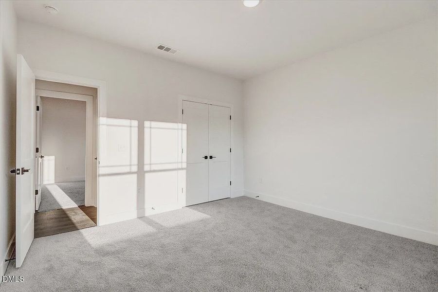Spacious, unfurnished interior of a new home in Charlotte's Ridge, Middlesex (Image 26).