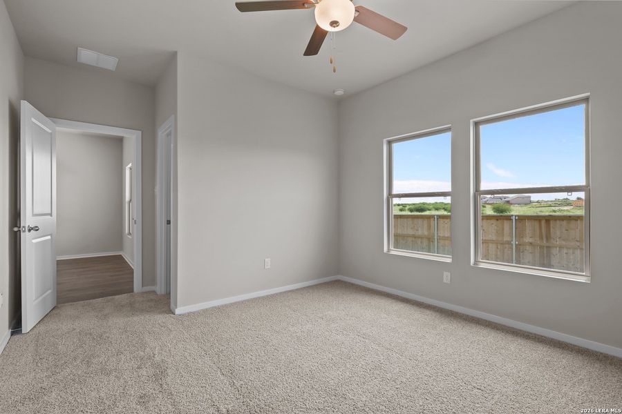 Spacious, unfurnished interior of a new home in The Parklands, Schertz (Image 20).