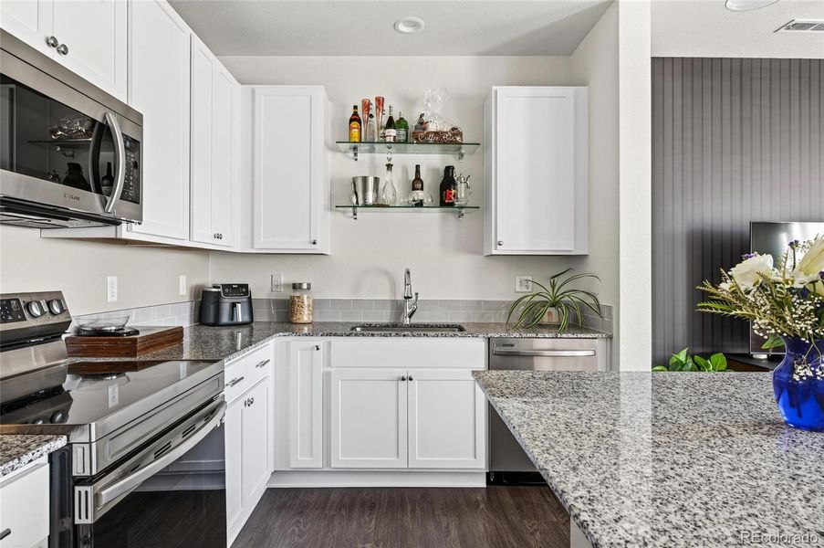 Furnished interior view inside a new home in , Fort Lupton (Image 8).