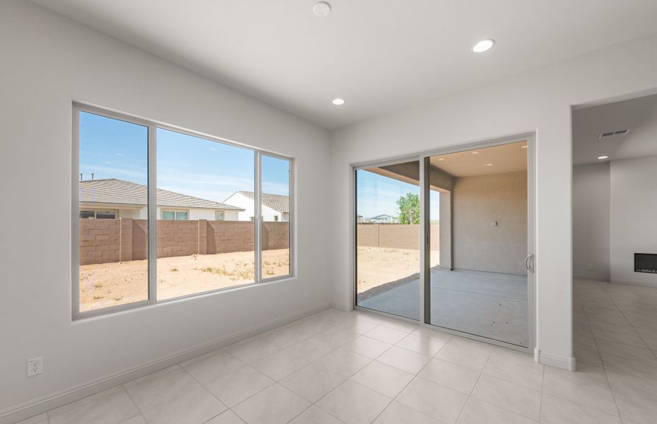 Spacious, unfurnished interior of a new home in Artisan at Asante, Surprise (Image 19).