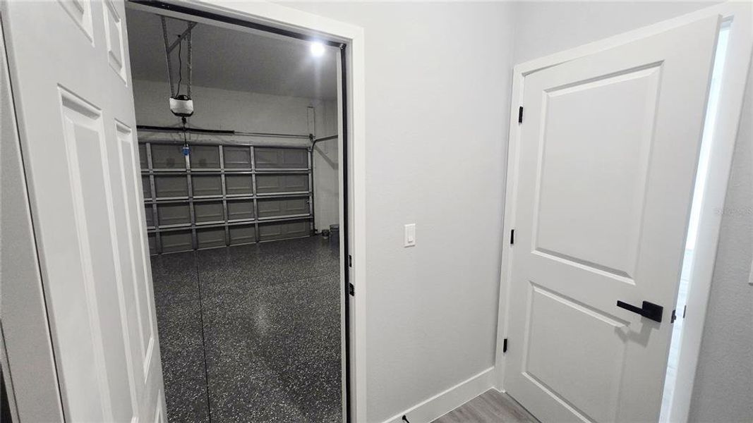 Spacious, unfurnished interior of a new home in , Ocala (Image 30).