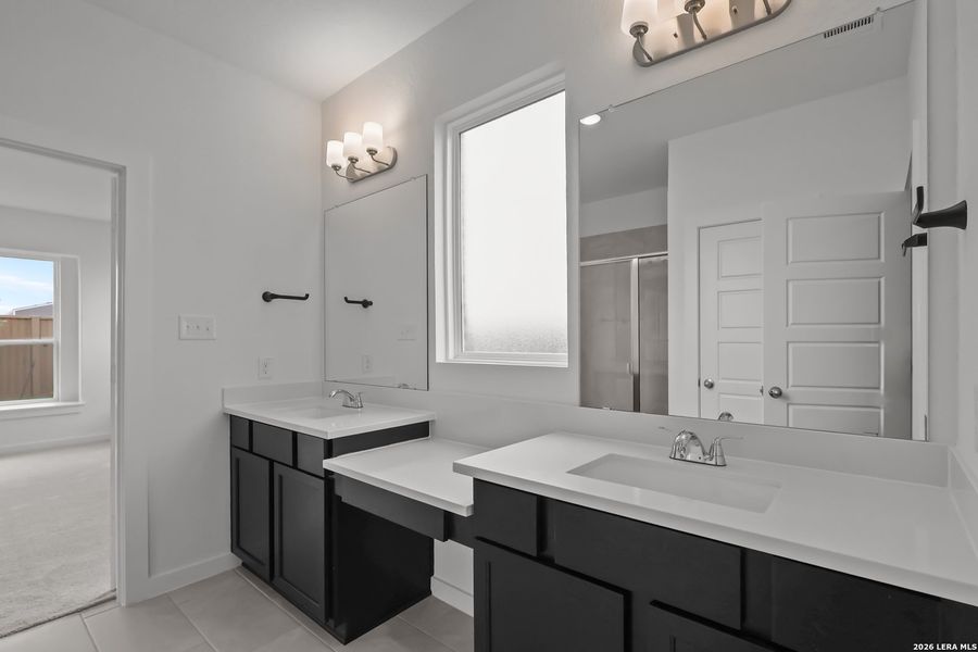Furnished interior view inside a new home in Sunflower Ridge, New Braunfels (Image 18).