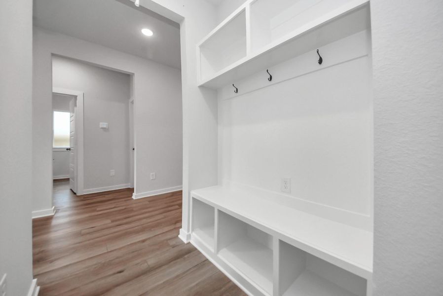 Spacious, unfurnished interior of a new home in Sundance Cove, Crosby (Image 24).