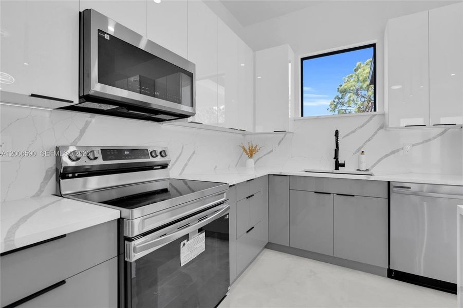 Furnished interior view inside a new home in , Lehigh Acres (Image 17).