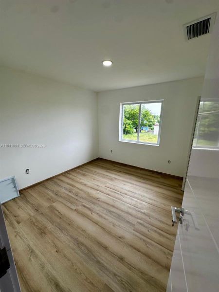Spacious, unfurnished interior of a new home in , Florida City (Image 50).