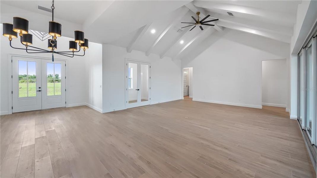 Spacious, unfurnished interior of a new home in , Clermont (Image 9).