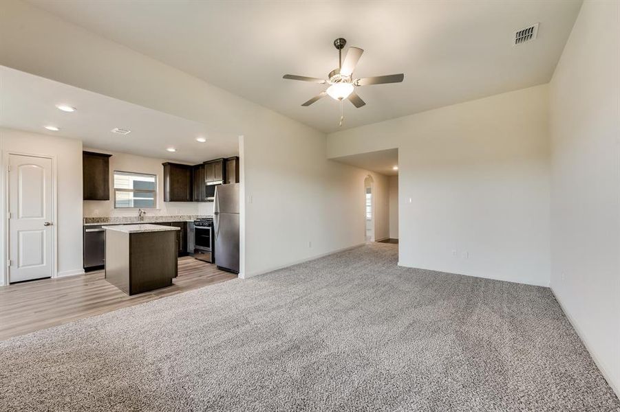 Spacious, unfurnished interior of a new home in Logan Square, Fort Worth (Image 6).