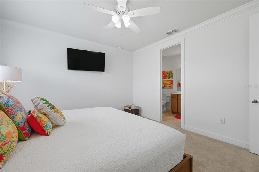 Furnished interior view inside a new home in , Orlando (Image 24).