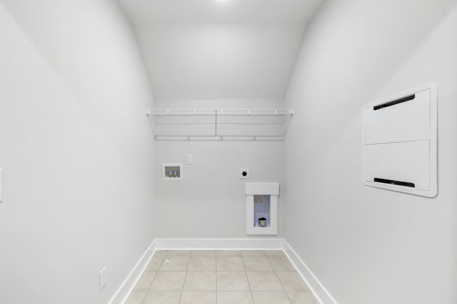 Spacious, unfurnished interior of a new home in , Johns Island (Image 18).