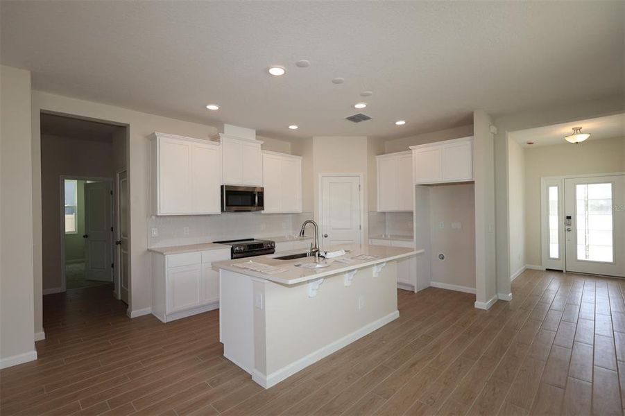Furnished interior view inside a new home in Bay Lake Farms, St. Cloud (Image 8).