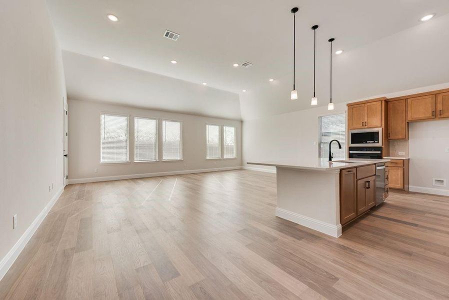 Spacious, unfurnished interior of a new home in Wildflower Ranch, Justin (Image 15). Spacious, unfurnished interior of a new home in Wildflower Ranch, Justin (Image 15).
