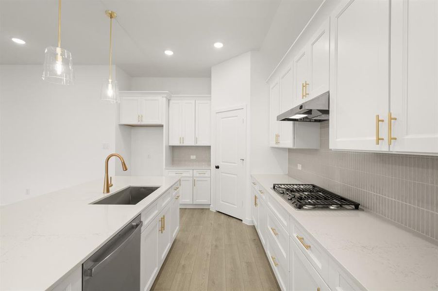 716 Tyronza- Kitchen-3