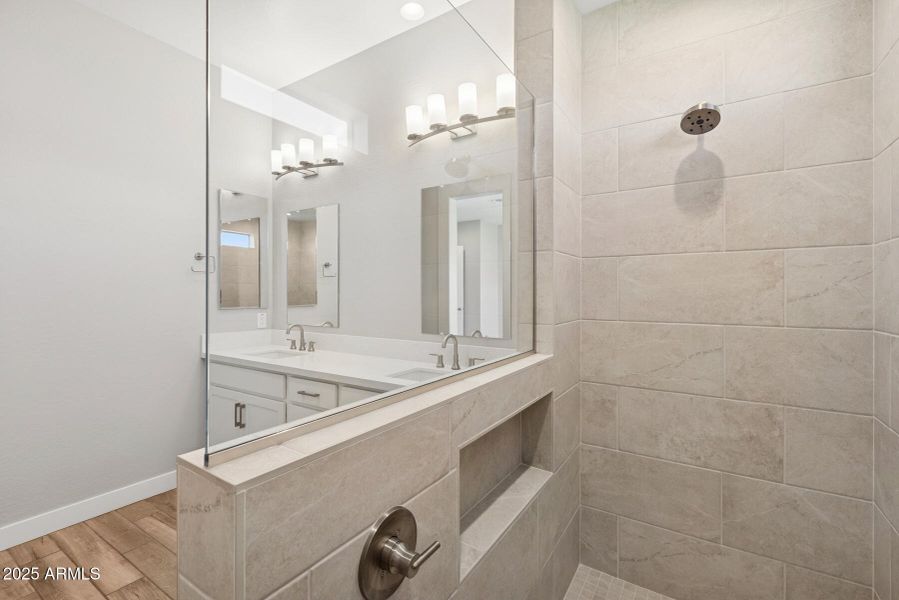 Homesite47-011 Homesite47-011