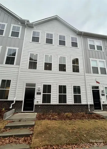 Exterior details and patio area of a home in Galloway Towns, Charlotte (Image 1).