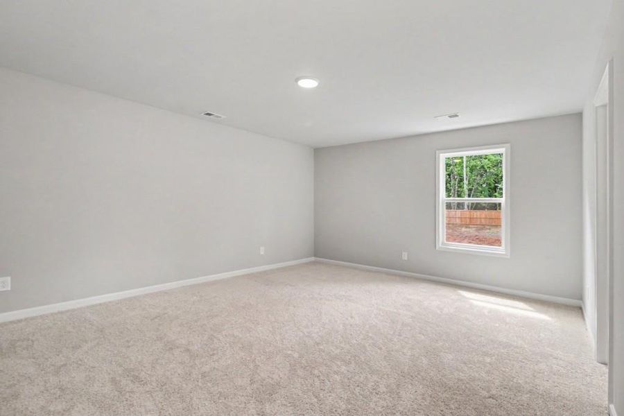 Spacious, unfurnished interior of a new home in Belle Hall, Newnan (Image 25).