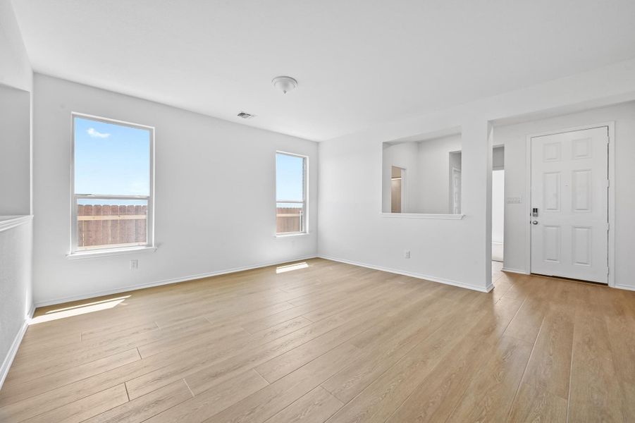 Formal dining or flex space Formal dining or flex space