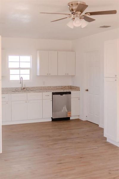 Spacious, unfurnished interior of a new home in , Brownwood (Image 18).