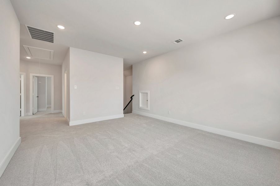 Spacious, unfurnished interior of a new home in The Meadows, Denton (Image 20).