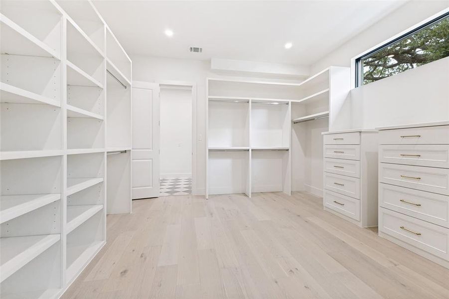 Spacious, unfurnished interior of a new home in , Dallas (Image 21). Spacious, unfurnished interior of a new home in , Dallas (Image 21).