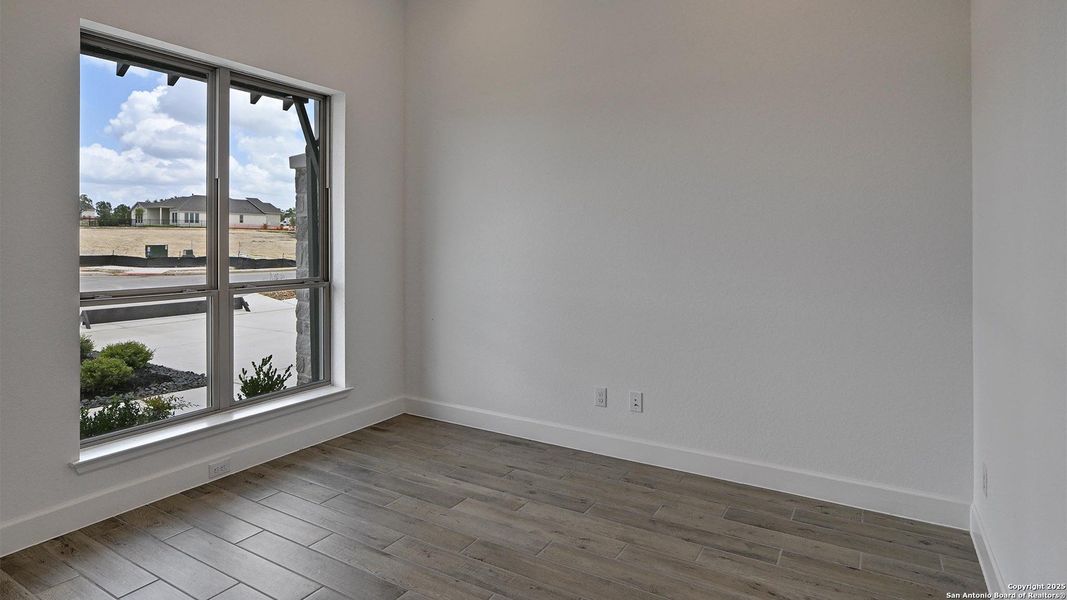 Spacious, unfurnished interior of a new home in Esperanza 60', Boerne (Image 19).