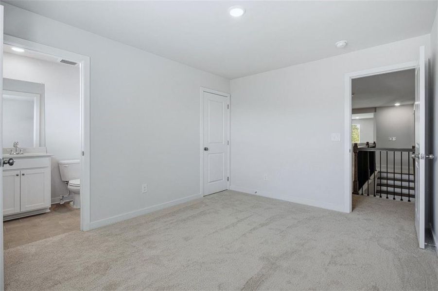Spacious, unfurnished interior of a new home in Conner Farm, Dawsonville (Image 29).