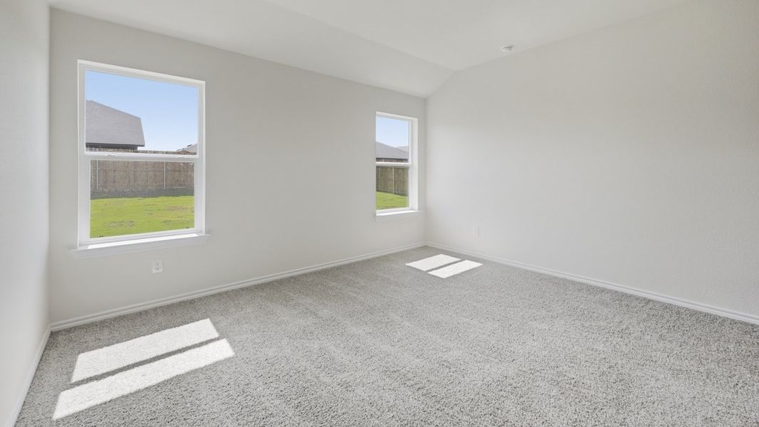 Spacious, unfurnished interior of a new home in Saddlebrook, Waxahachie (Image 27).