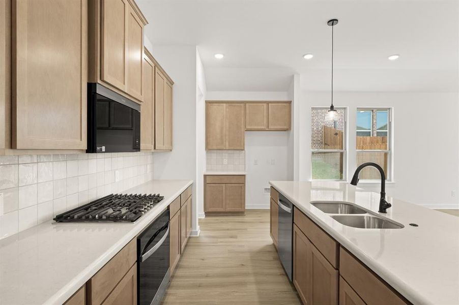 6921 Freight Train- Kitchen-3