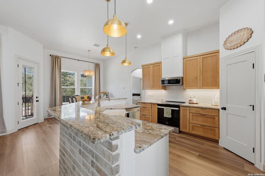 Furnished interior view inside a new home in , La Vernia (Image 33).