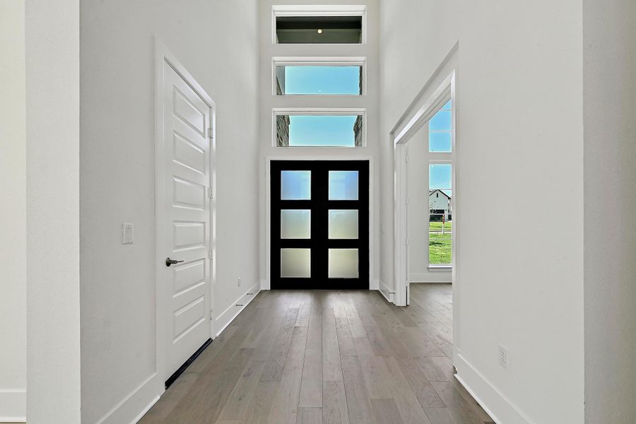 Representative image. Features, specifications, selections and colors may vary.