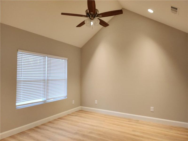 Spacious, unfurnished interior of a new home in , Dawsonville (Image 10).