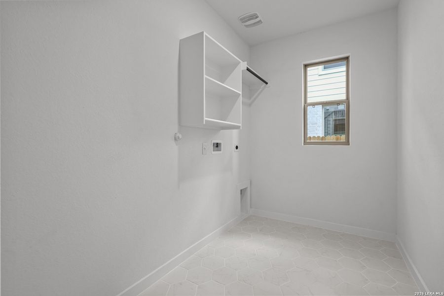 Spacious, unfurnished interior of a new home in Stillwater Ranch, San Antonio (Image 34). Spacious, unfurnished interior of a new home in Stillwater Ranch, San Antonio (Image 34).
