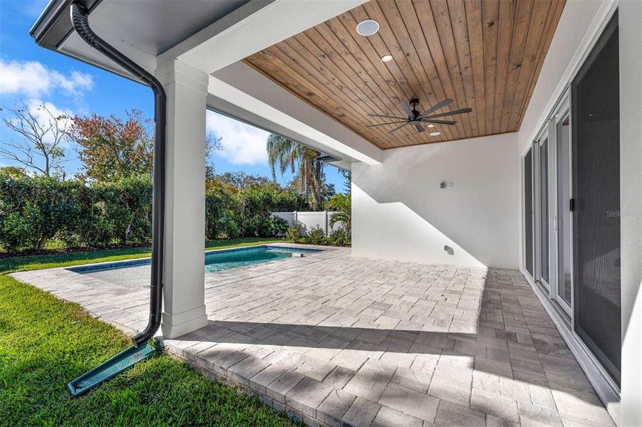 Exterior details and patio area of a home in , Orlando (Image 31).
