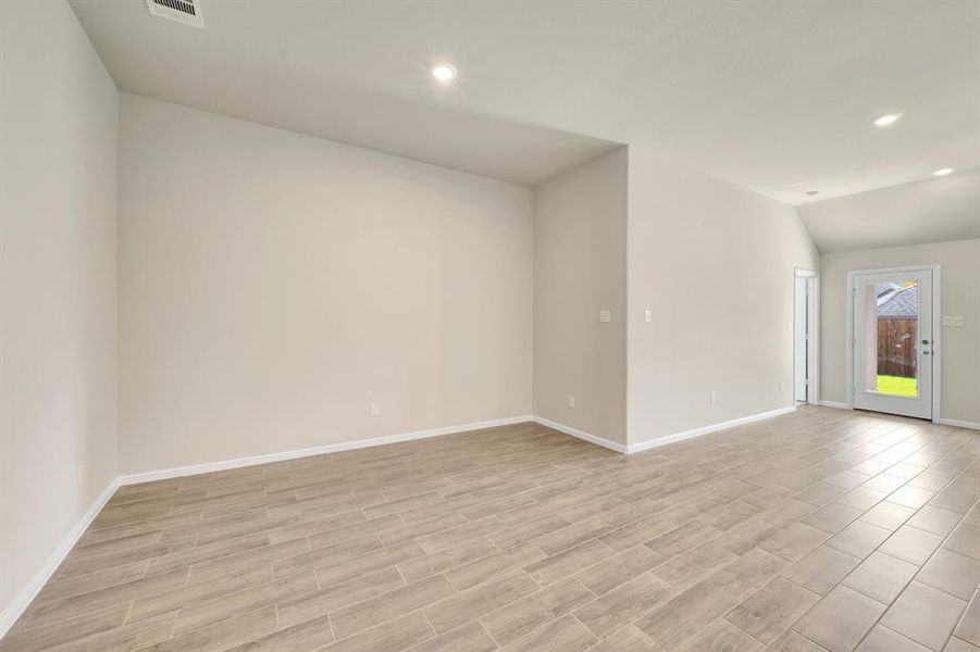 Spacious, unfurnished interior of a new home in Forest Park, Princeton (Image 38). Spacious, unfurnished interior of a new home in Forest Park, Princeton (Image 38).