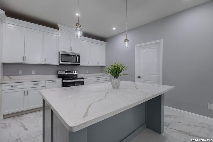 Furnished interior view inside a new home in , Eagle Pass (Image 7).