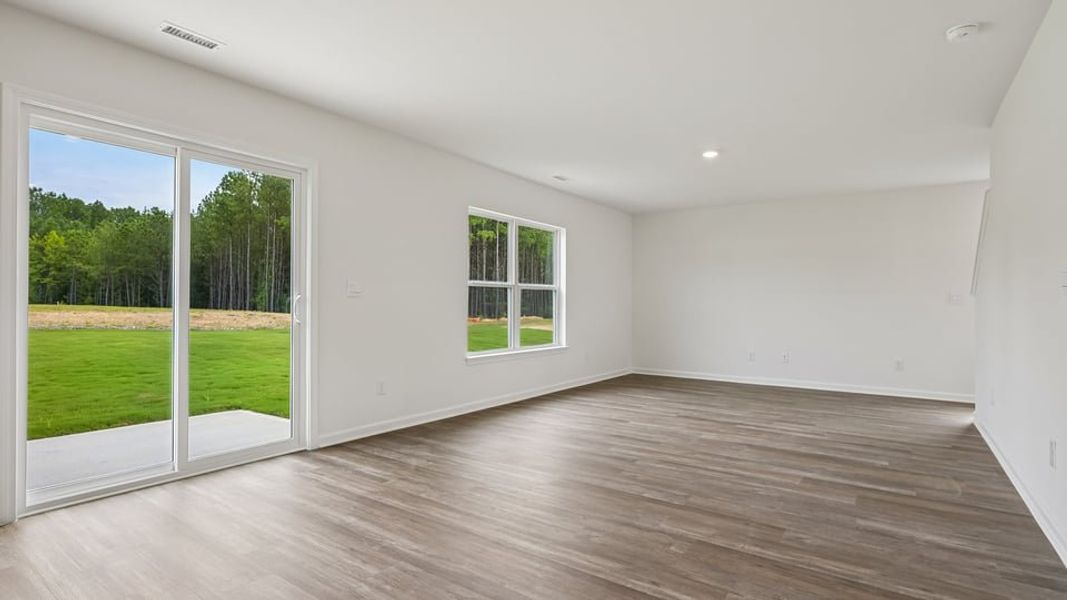 Spacious, unfurnished interior of a new home in Mangum Farms, Stem (Image 15).
