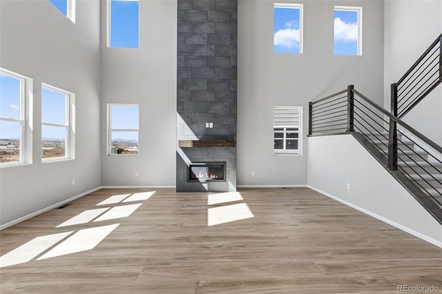 Spacious, unfurnished interior of a new home in , Aurora (Image 28).