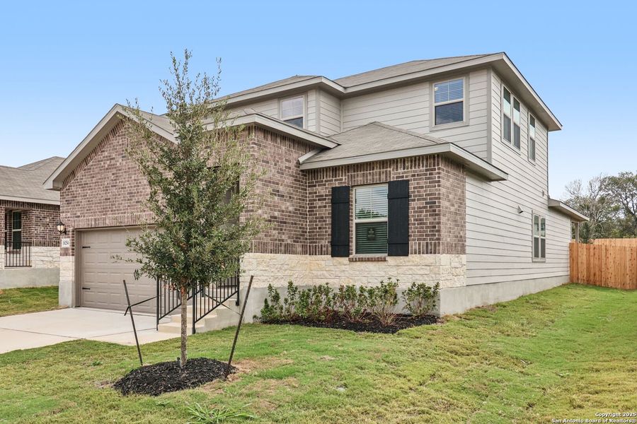 Image 58 of a home in Royal Crest. Image 58 of a home in Royal Crest.