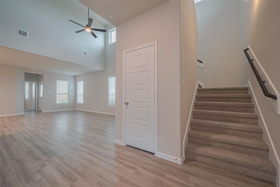 Spacious, unfurnished interior of a new home in La Segarra, Brookshire (Image 24).