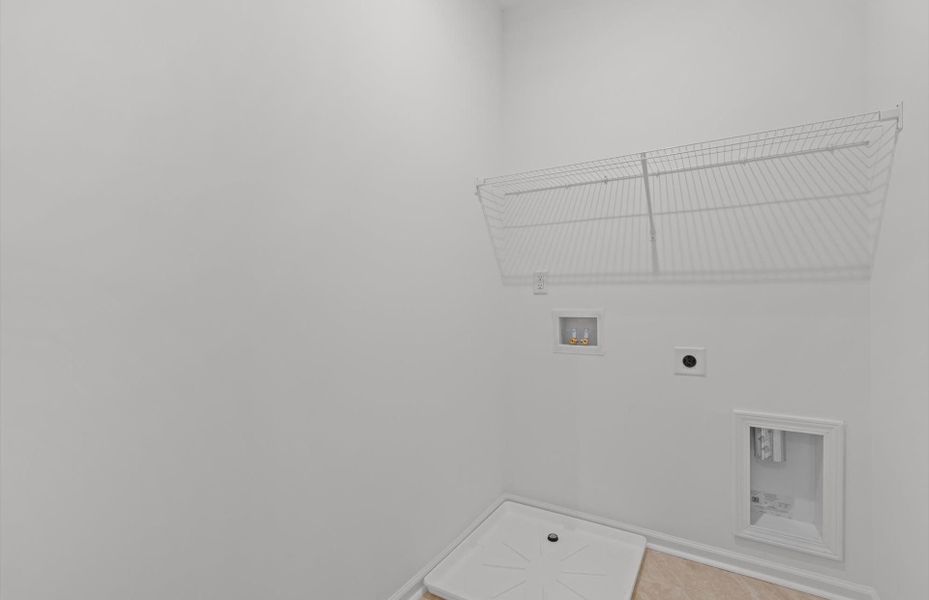 Spacious, unfurnished interior of a new home in Alston Park, Greenville (Image 24).