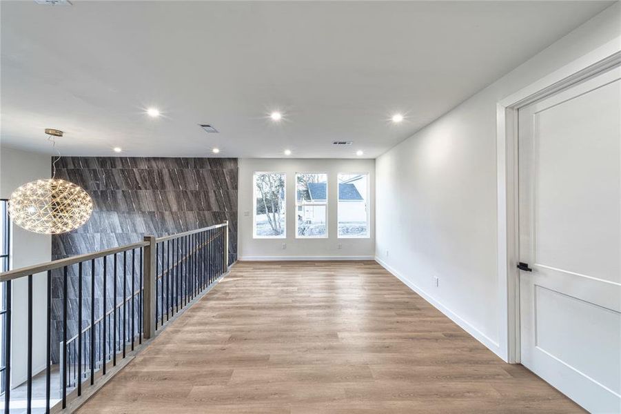 Spacious, unfurnished interior of a new home in , Dallas (Image 18).
