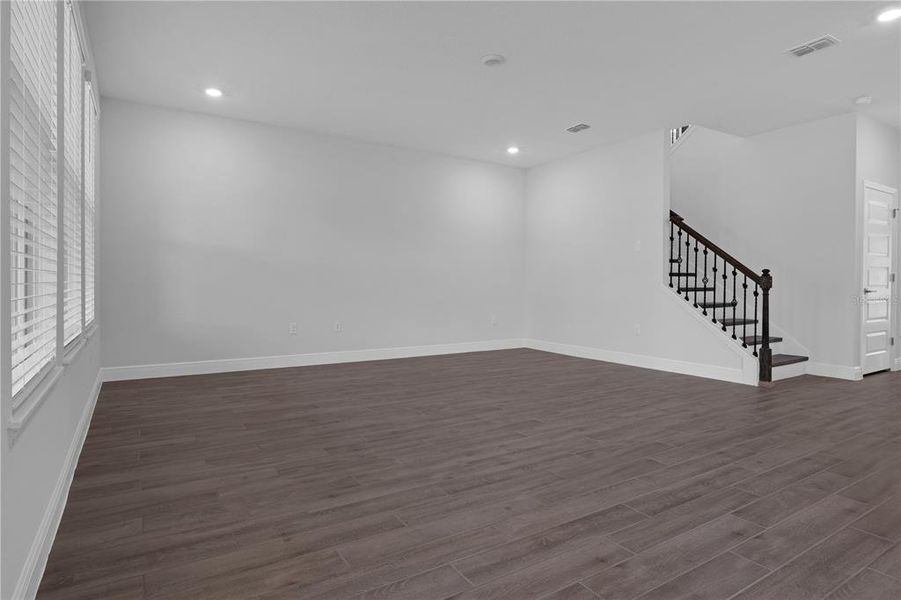Spacious, unfurnished interior of a new home in Waterleigh, Winter Garden (Image 46).