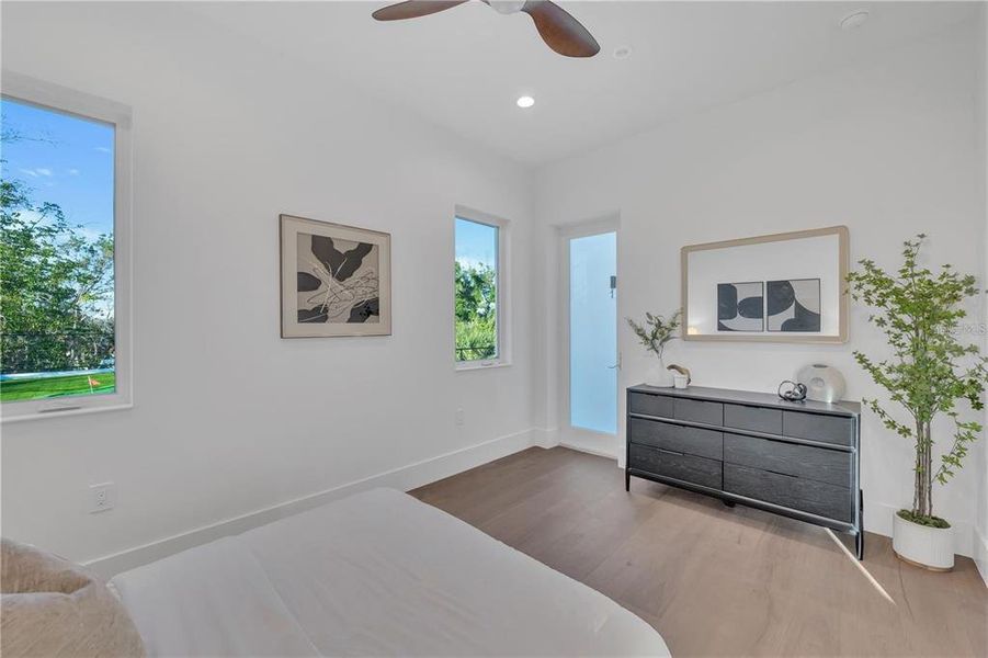 Furnished interior view inside a new home in , Sarasota (Image 58).