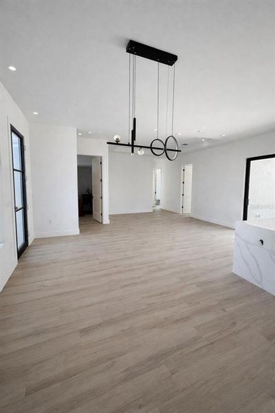 Spacious, unfurnished interior of a new home in , Port Charlotte (Image 14).