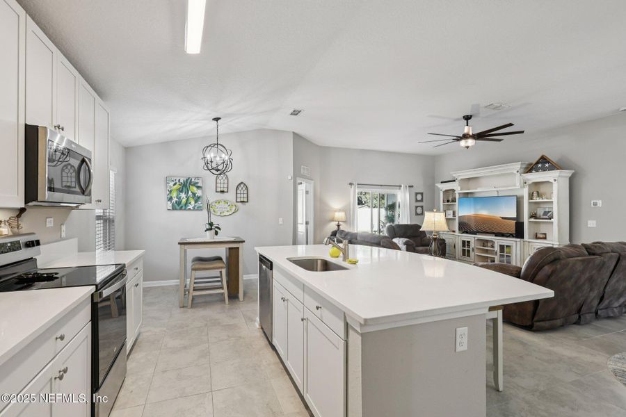 Furnished interior view inside a new home in Creekside Manor, Jacksonville (Image 20). Furnished interior view inside a new home in Creekside Manor, Jacksonville (Image 20).
