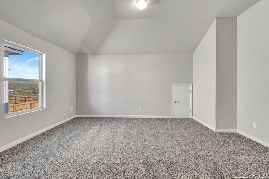 Spacious, unfurnished interior of a new home in Paloma Park, Converse (Image 12).
